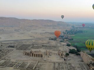 Billig Rejsedestination Egypten - Egypten-rejser-Luftballon-og-solopgang