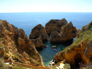 Billig Rejsedestination Portugal - Portugal-Algarve-smukke-strande-og-kyst
