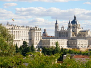 Billig Rejsedestination Spanien - Spanien-Madrid-billige-storbyrejse-til-hovedstaden-kongeslottet