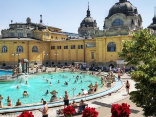 Billig Rejsedestination Ungarn - Ungarn-Budapest-Szechenyi-varme-termiske-spabad